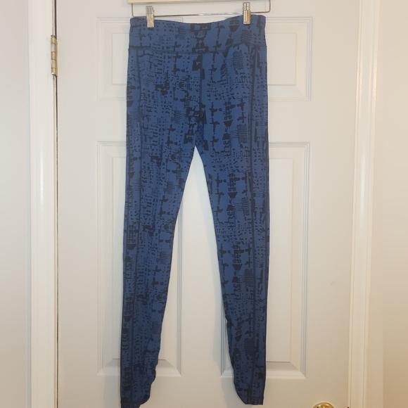 CAbi 963 Skinny Tech Cool Down Leggings Blue Black Print Womens Size S - Picture 2 of 11